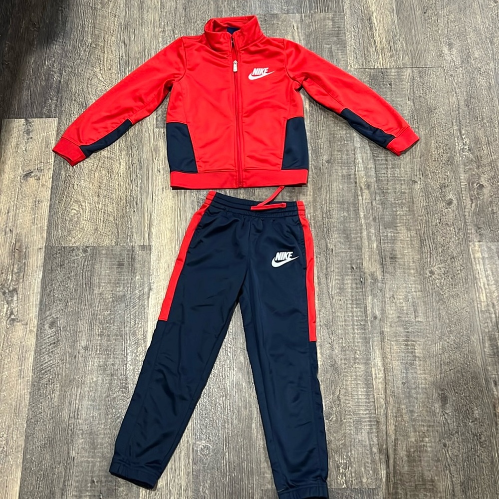 Boys Nike set